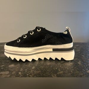 Softwaves Bliss Black Women's Platform Sneakers